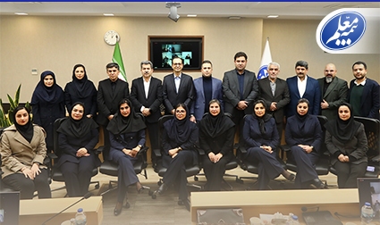 تقدیر از نمایندگان برتر جشنواره فروش بیمه معلم تقدیر از نمایندگان برتر جشنواره فروش بیمه معلم