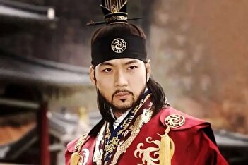 عکس/ جومونگ ۵۴ ساله در مراسم کیک‌های کریسمس دیدنی شد