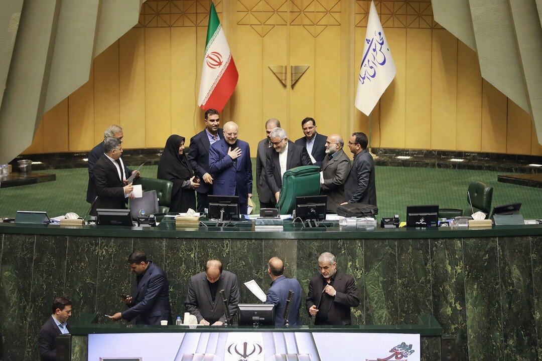 پیشنهاد مجلس برای دو روز مرخصی قاعدگی زنان