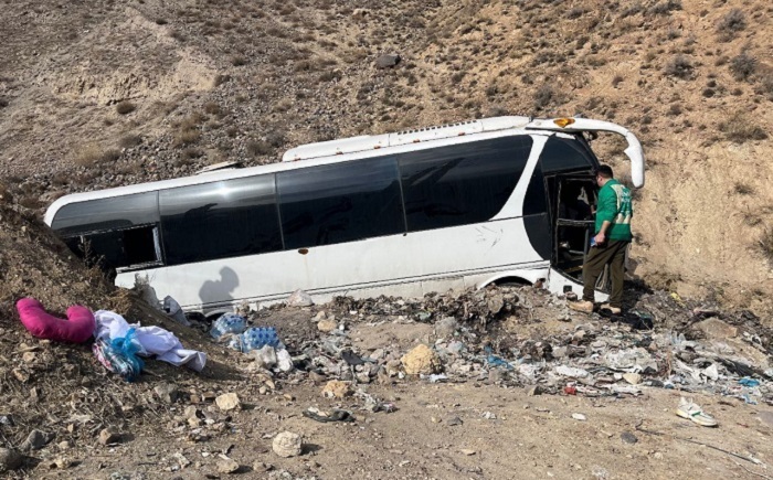 واژگونی یک اتوبوس در محور هراز