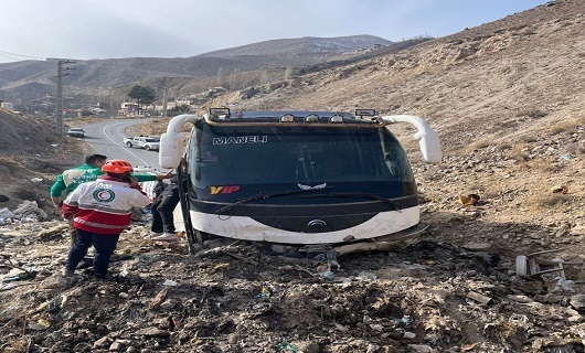 واژگونی یک اتوبوس در محور هراز