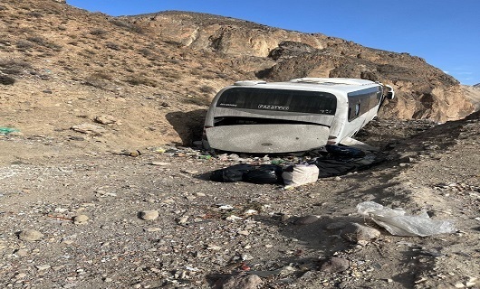 واژگونی یک اتوبوس در محور هراز