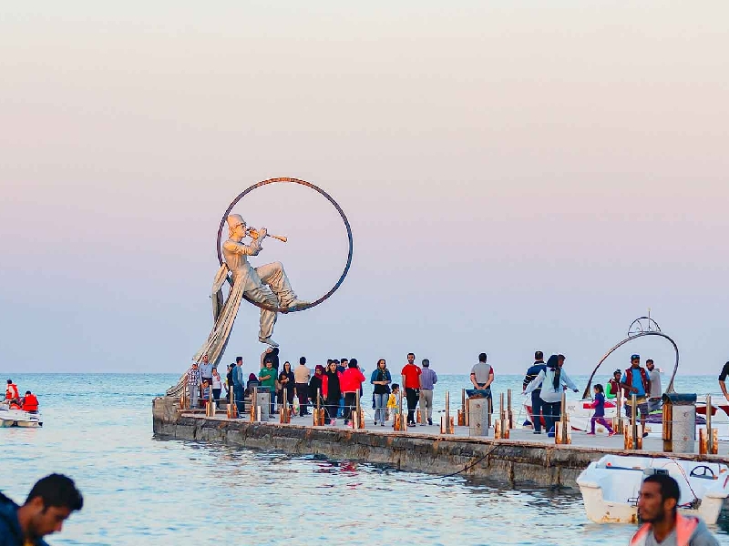 بهترین زمان سفر به کیش؛ چه فصلی برای رزرو تور مناسبتر است؟ بهترین زمان سفر به کیش؛ چه فصلی برای رزرو تور مناسبتر است؟