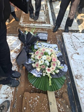 کنایه به مهران مدیری و انصاری در تشییع پیردوست!