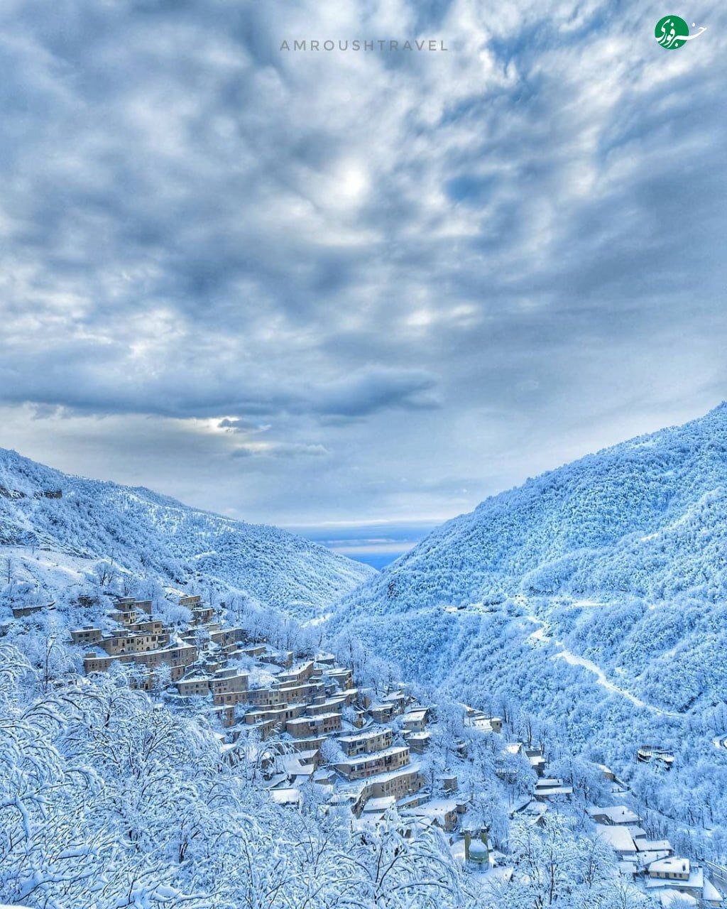 ماسوله گیلان پوشیده از برف و مه