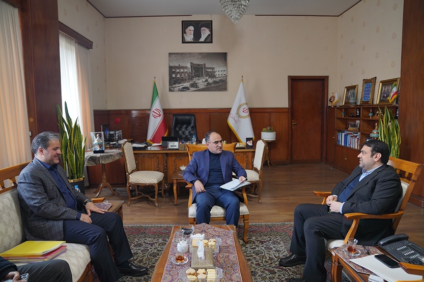 تاکید نجارزاده بر ادامه مسیر خروج بانک ملی ایران از بنگاه داری/منابع حاصل از واگذاری‌ها صرف ارتقای کیفیت خدمات می‌شود