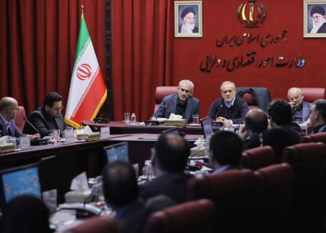 تاکید رئیس جمهور بر اهمیت نقش تبیین و اطلاع رسانی دقیق و شفاف از برنامه‌ها و اقدامات اقتصادی دولت به مردم