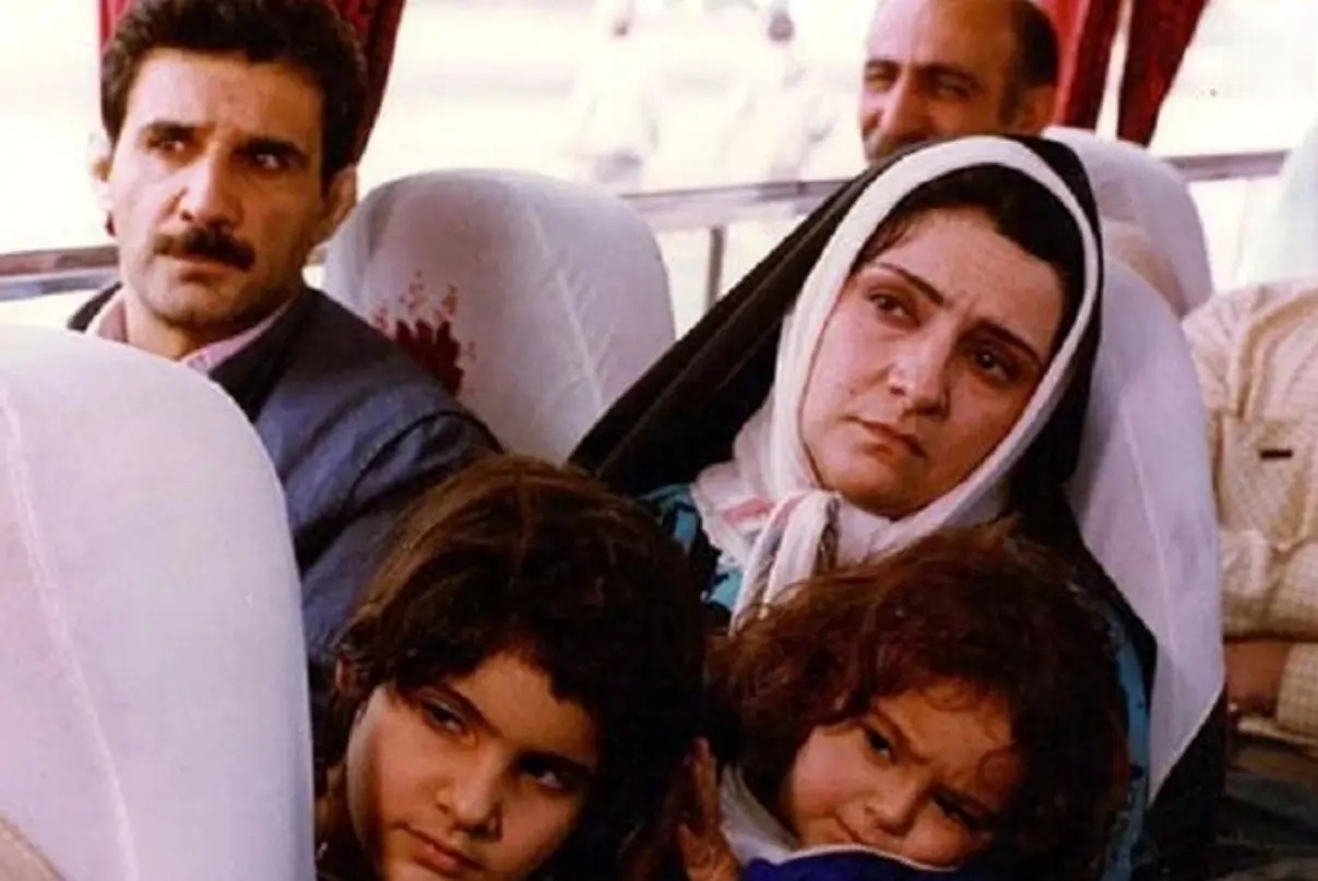 گلاب آدینه در جوانی