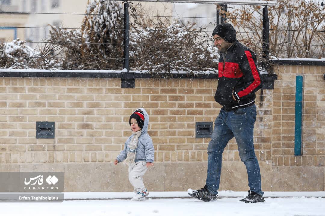 برف زنجان را در آغوش گرفت
