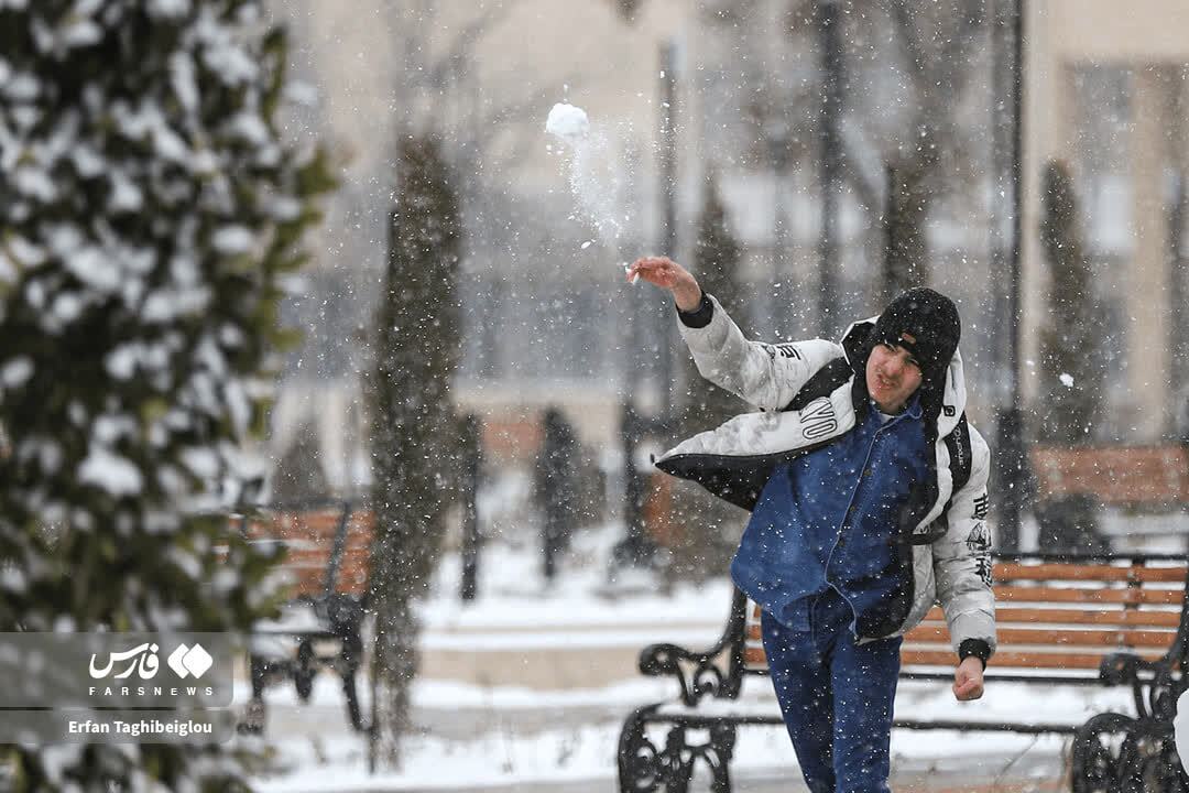 برف زنجان را در آغوش گرفت