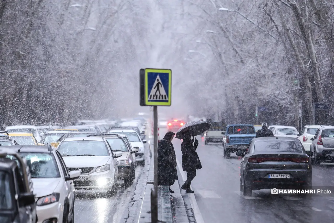 تصاویر جذاب از بارش برف در خیابان‌های پایتخت