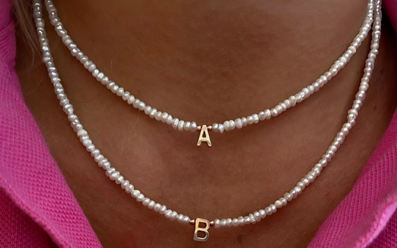 آویز طلا زنانه، چگونه با اجرت منصفانه، گردنبند شیک بخریم؟