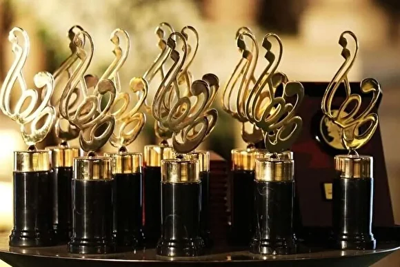 هنرمندان روی فرش قرمز جشن حافظ