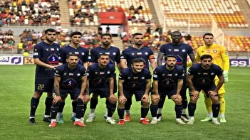 عکس/ گل‌گهر با پوستر خاص به استقبال استقلال رفت