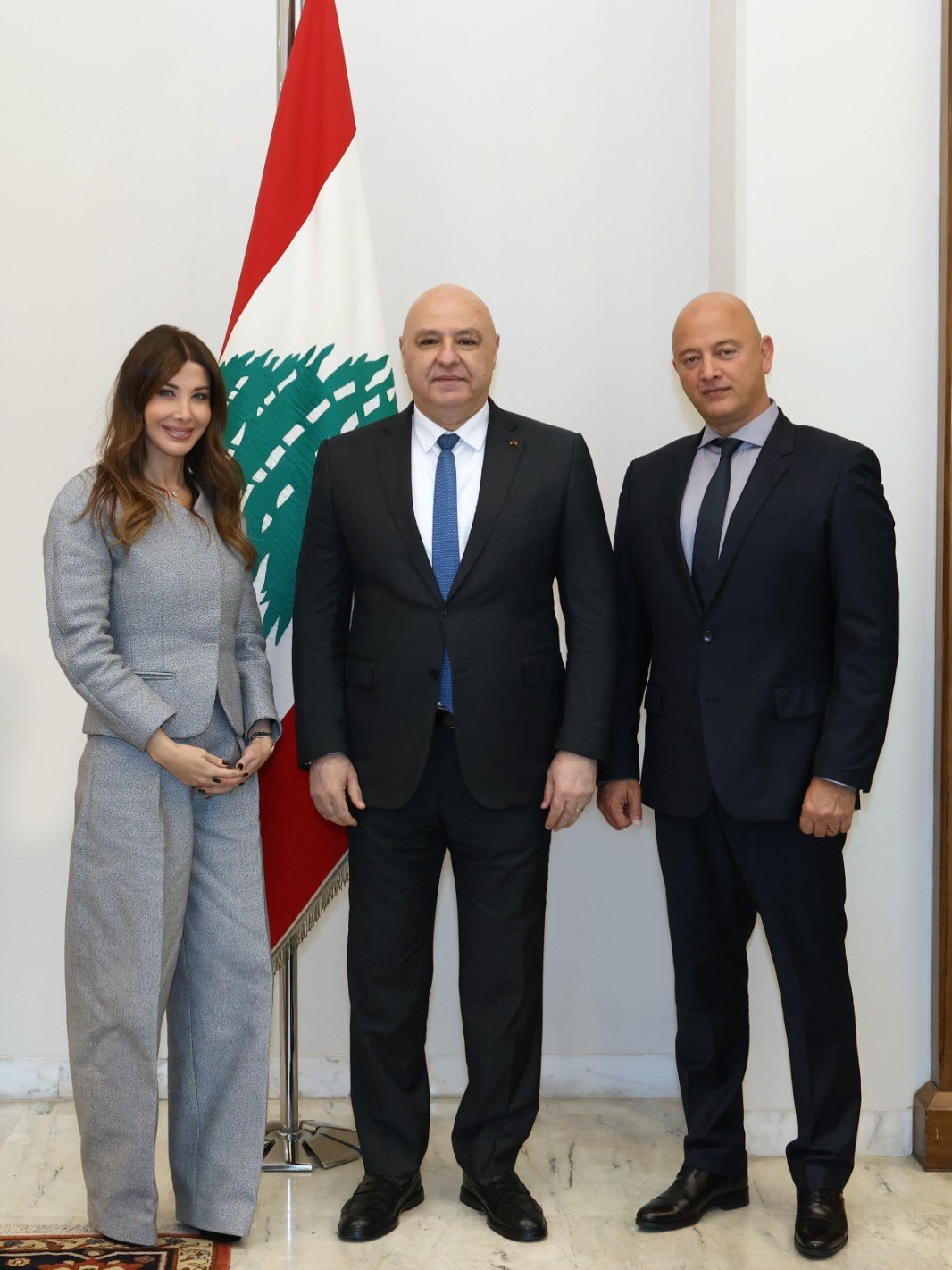 پوشش نانسی هنگام دیدار با رئیس‌جمهور لبنان