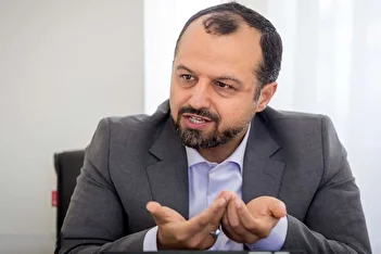 عکس/ احسان خاندوزی وزیر اقتصاد دولت رئیسی عمل کاشت مو انجام داد