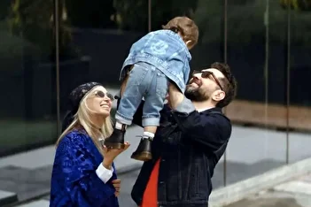 عکس/ لحظات عاشقانه سفر بهرام رادان و همسرش به قشم