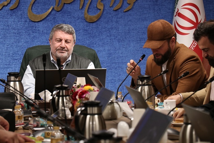 واکنش‌ها به حضور محسن افشانی در جلسه دولتی