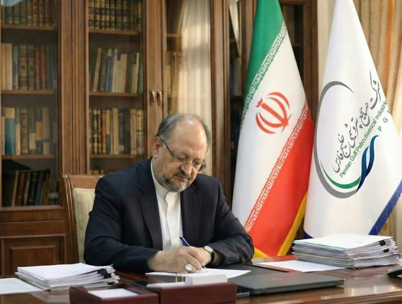 پیام محمد شریعتمداری به مناسبت روز صنعت پتروشیمی