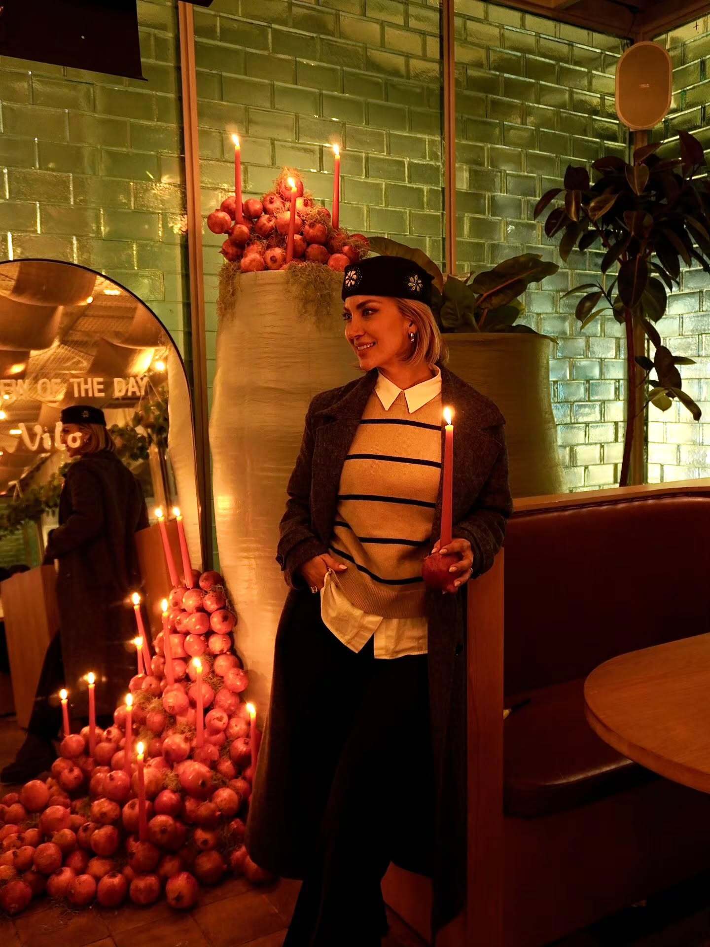 استایل چشمگیر مینا مختاری در رستوران بهرام رادان