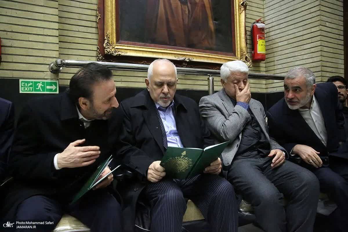 ظریف در مراسم ختم مادر شریعتمداری