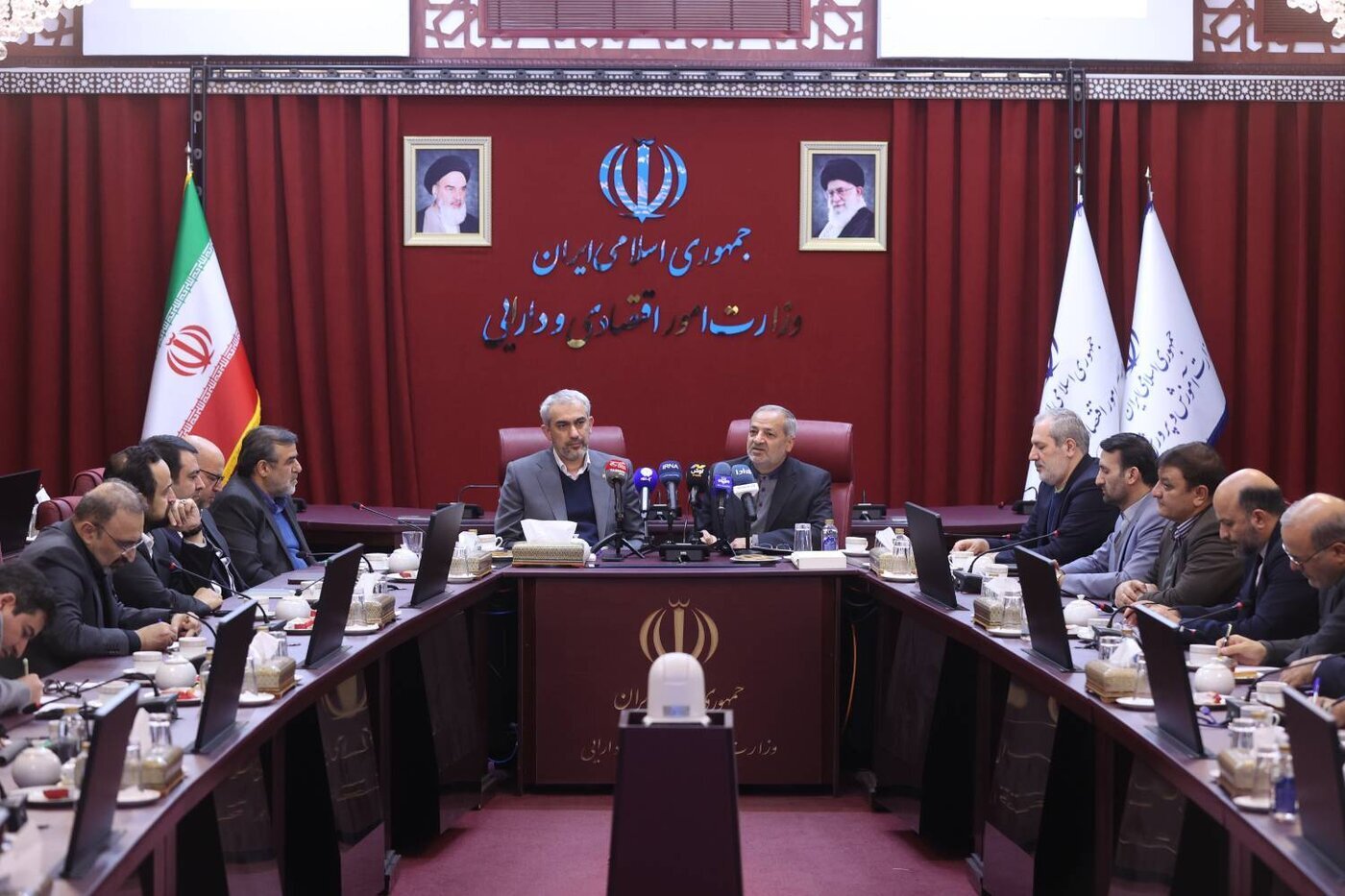 تفاهم‌نامه ارائه اعتبار به فرهنگیان مابین وزرای اقتصاد و آموزش و پرورش امضا شد