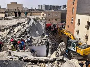 فیلم/ نجات معجزه‌آسا کودک از انفجار و آوار در اهواز