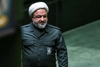 عکس یادگاری نمایندگان مجلس با لباس سپاه