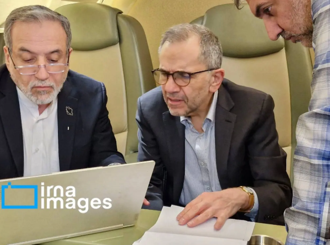 عراقچی و تیم همراهش