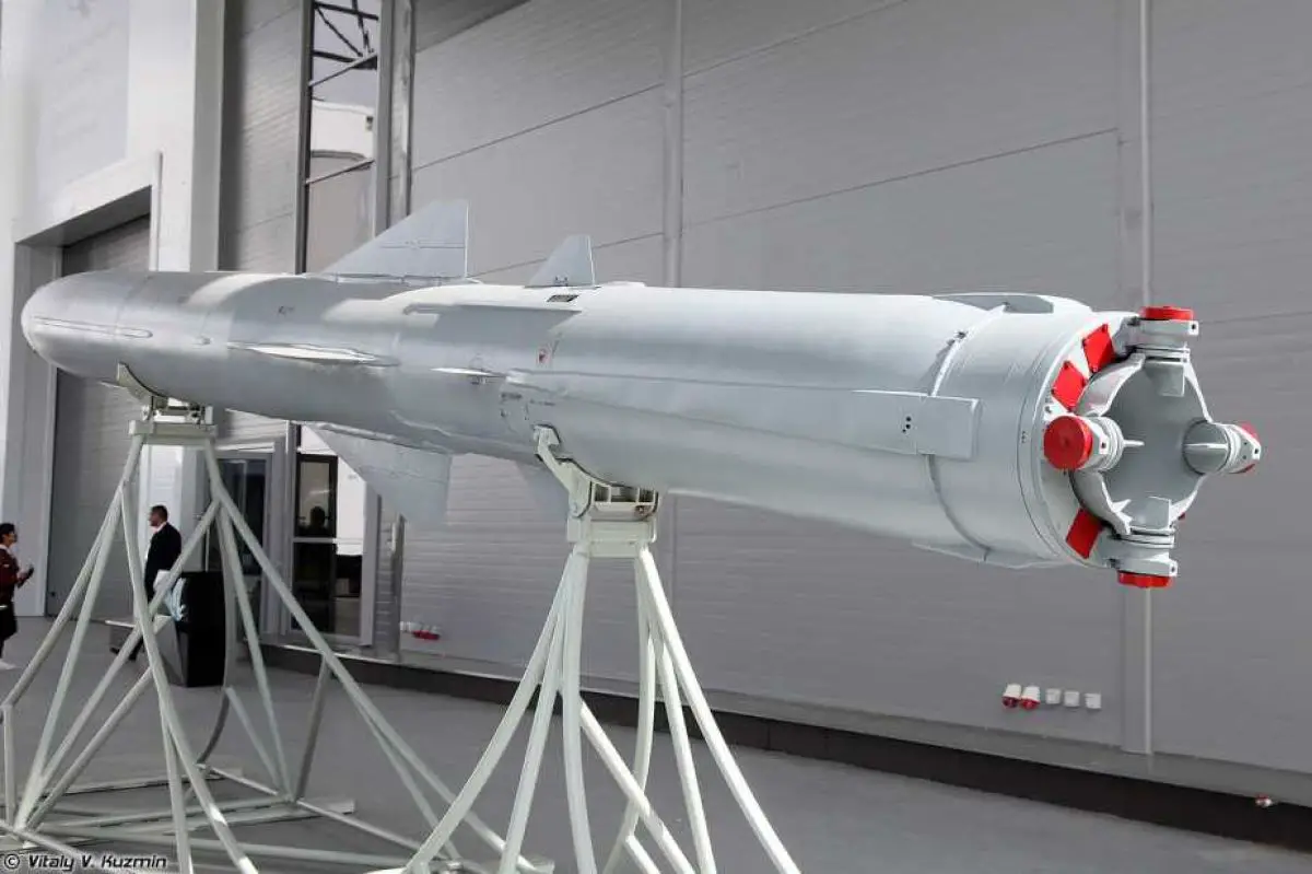 موشک کروز ضدکشتی پی ۸۰۰ انیکس