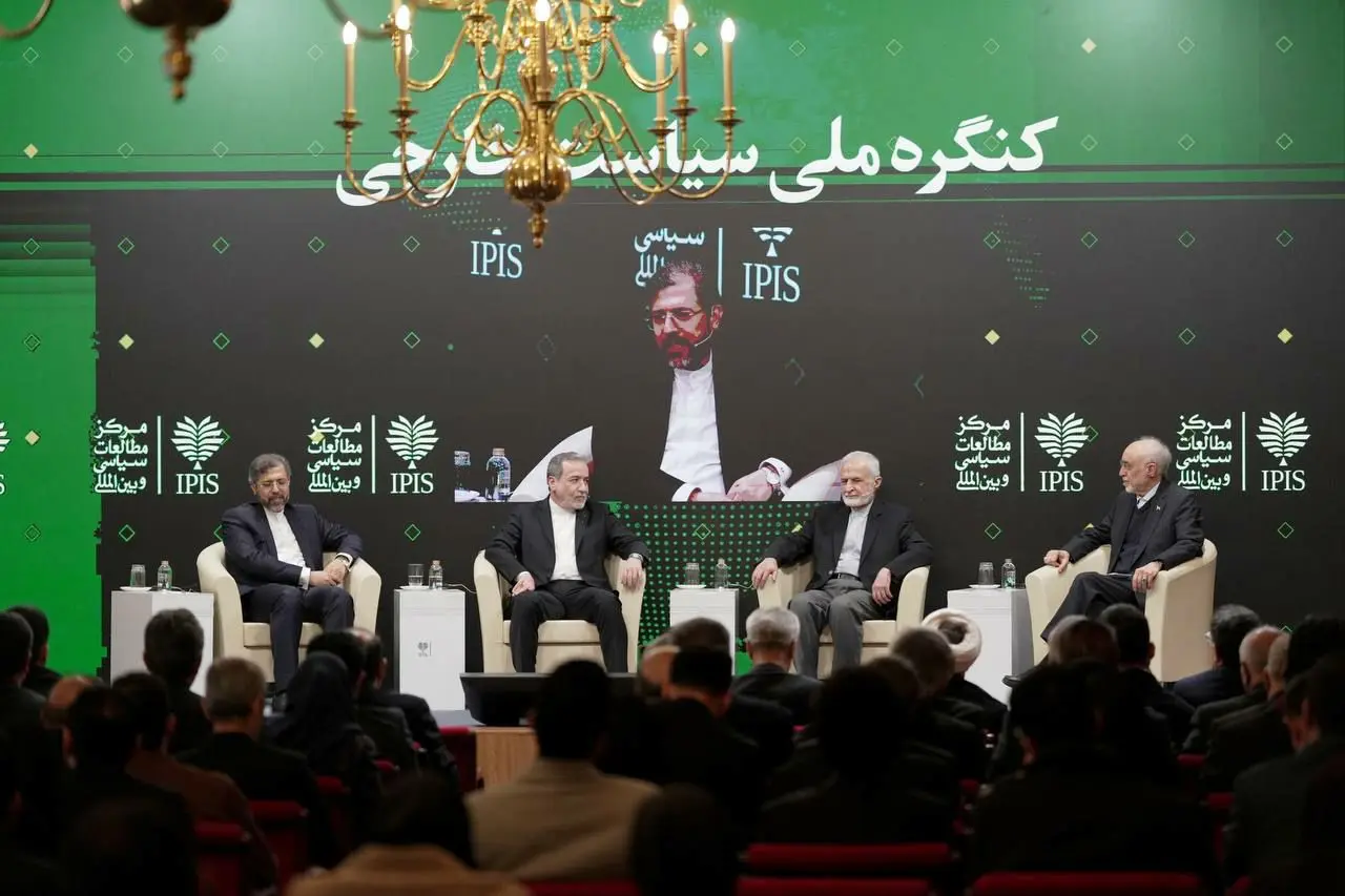 غیبت ظریف در یک مراسم سیاسی