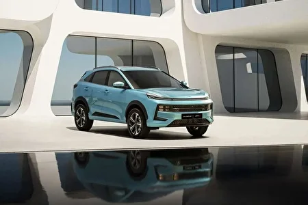 کرمان موتور فروش کی‌ام‌سی SR ۶ را آغاز کرد