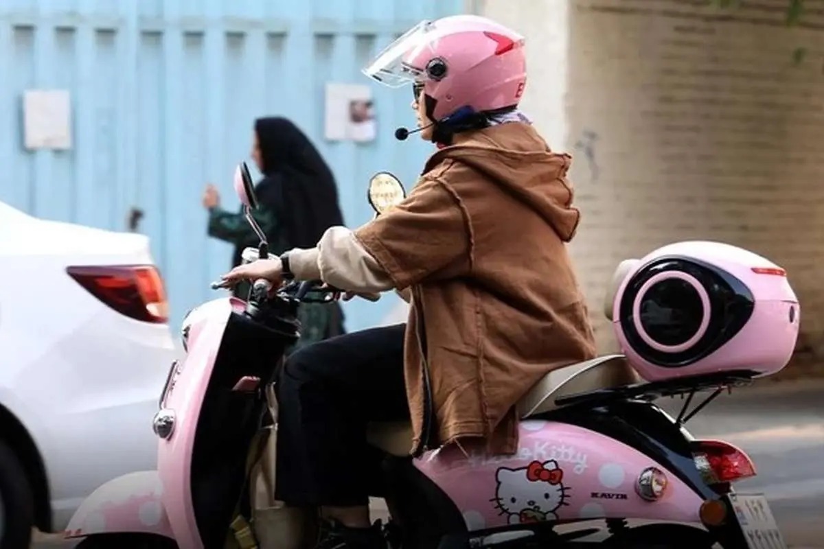 گواهینامه موتورسواری زنان