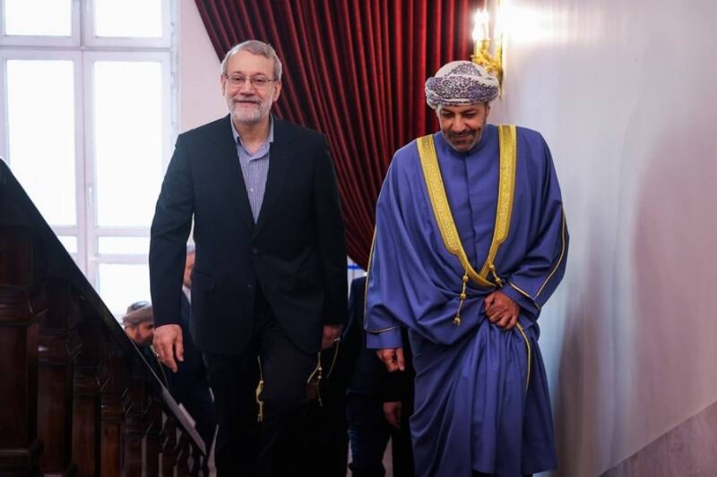 سفر علی لاریجانی به عمان