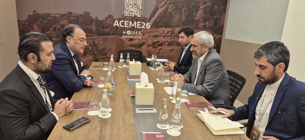 وزیر اقتصاد با رئیس صندوق توسعه بین المللی اوپک دیدار کرد