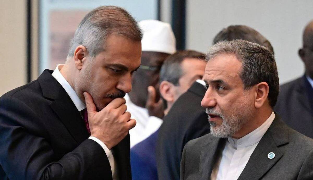 تماس تلفنی وزیر خارجه ترکیه با عراقچی