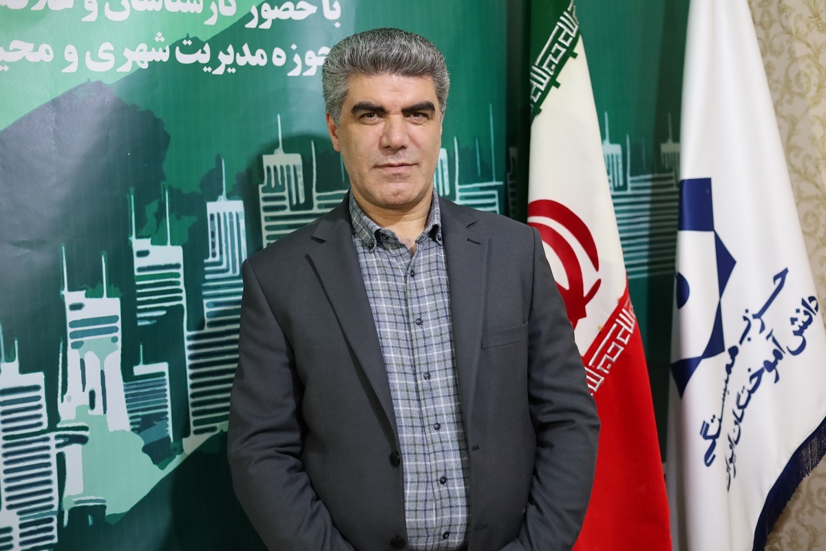 احمد شریف، مدیرعامل گروه ملی صنعتی فولاد ایران