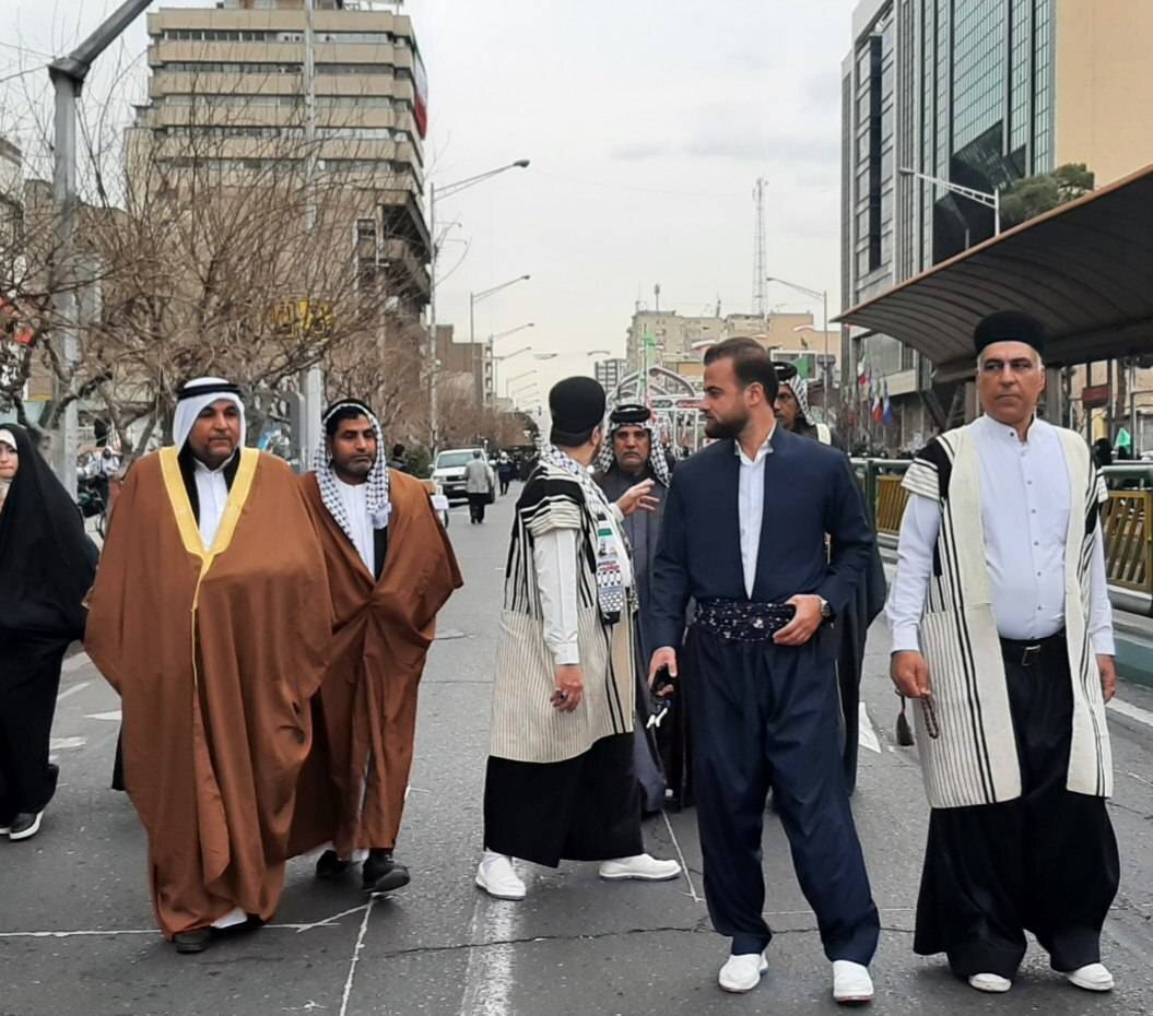 حاشیه‌های راهپیمایی ۲۲ بهمن + عکس و فیلم