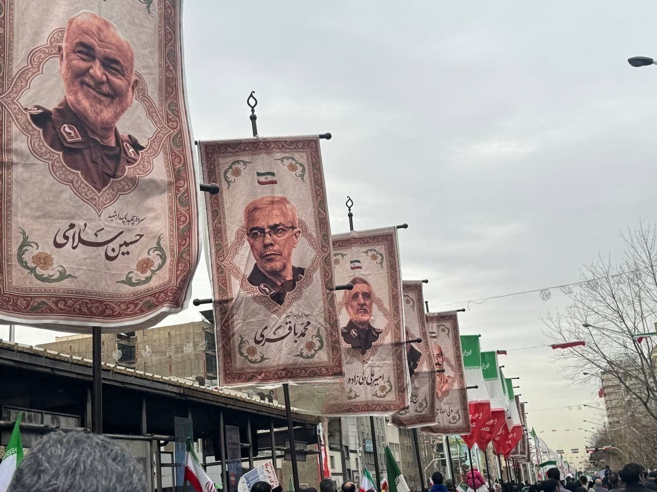 حاشیه‌های راهپیمایی ۲۲ بهمن + عکس و فیلم