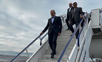 عکس/ ادای احترام پزشکیان به شهدای گلستان