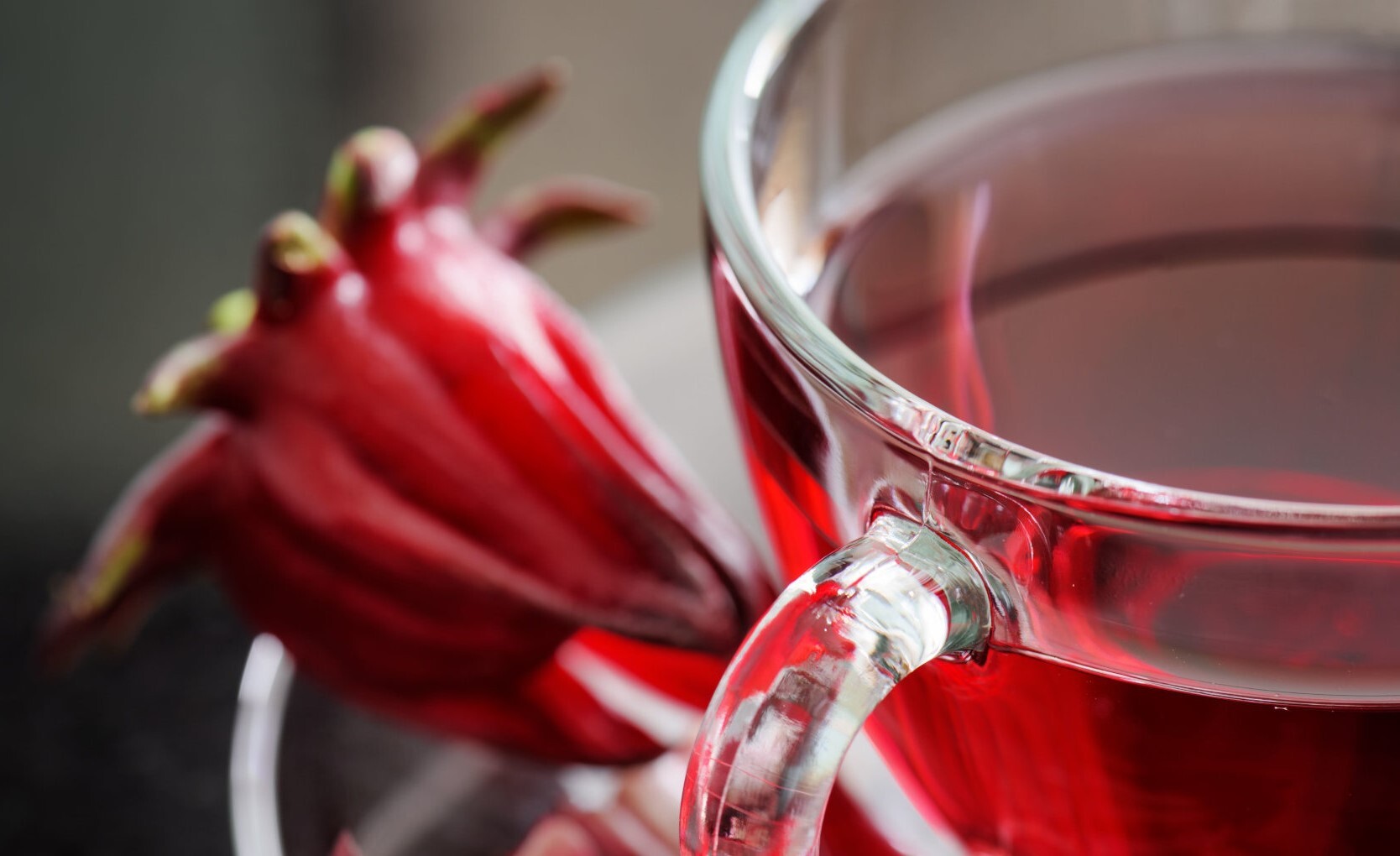 نوشیدن چای ترش