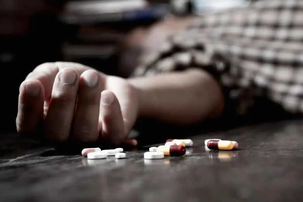 آمار غیررسمی خودکشی آمار غیررسمی خودکشی