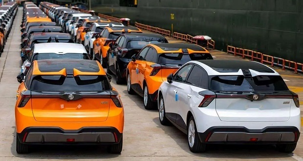 موفقت مجلس؛ واردات ۵۰ هزار خودرو از مناطق آزاد در سال آینده