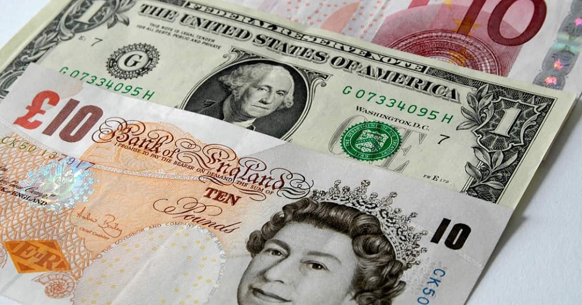 افت پوند در برابر دلار/ عبور از ۱.۳۶۰۰ و تشدید فشار فروش