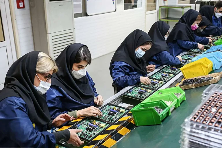 زنان ۱۶ درصد بیش از مردان از تورم آسیب می‌بینند/ کمتر از یک‌پنجم پست‌های مدیریتی در اختیار زنان است