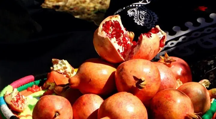 ارتباط خوردن انار با بروز سردرد