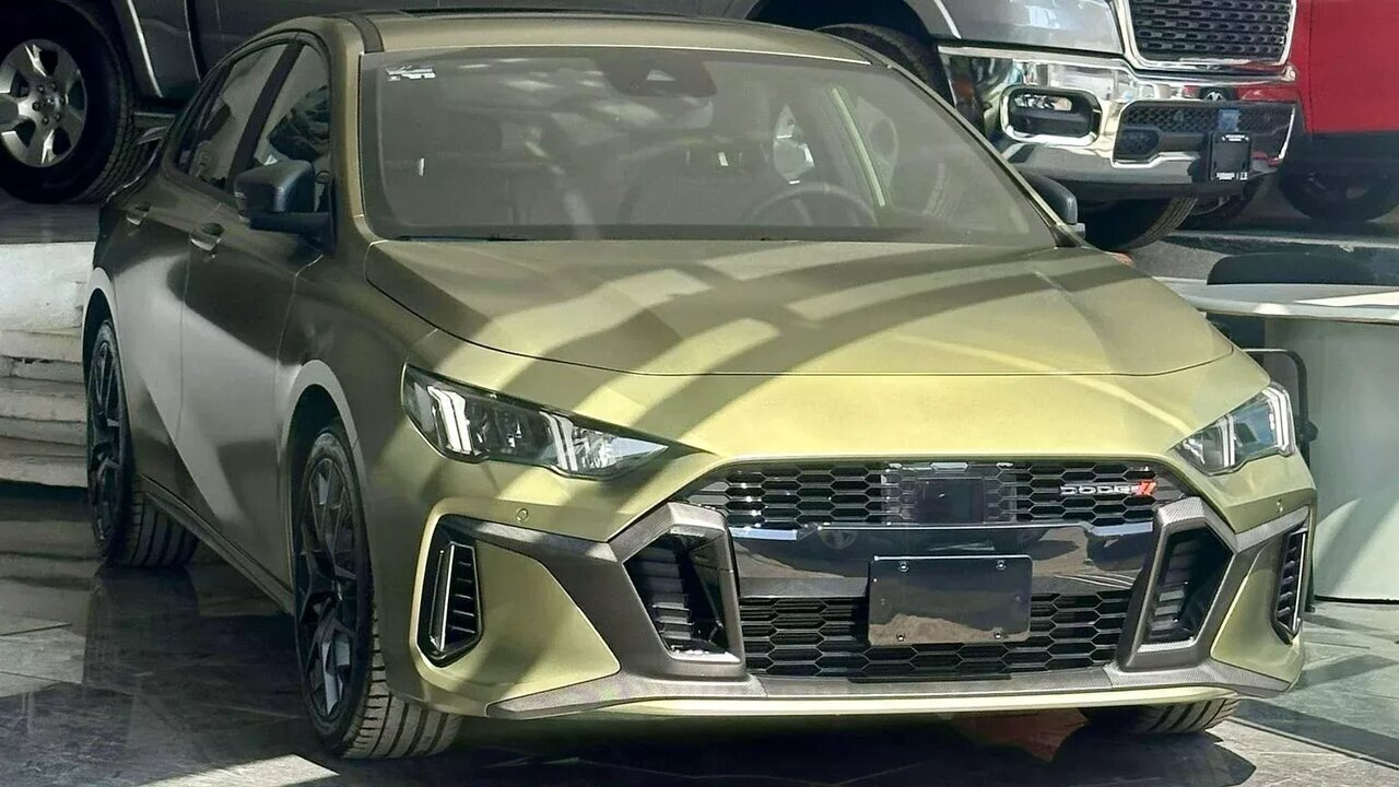 خودروی وارداتی ایران