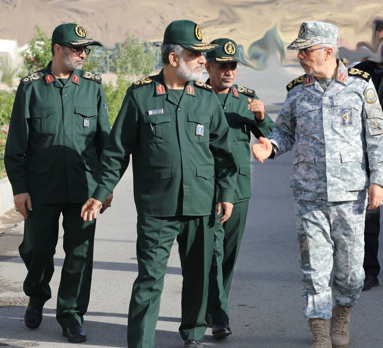 سردار حاجی‌زاده و سرلشکر باقری