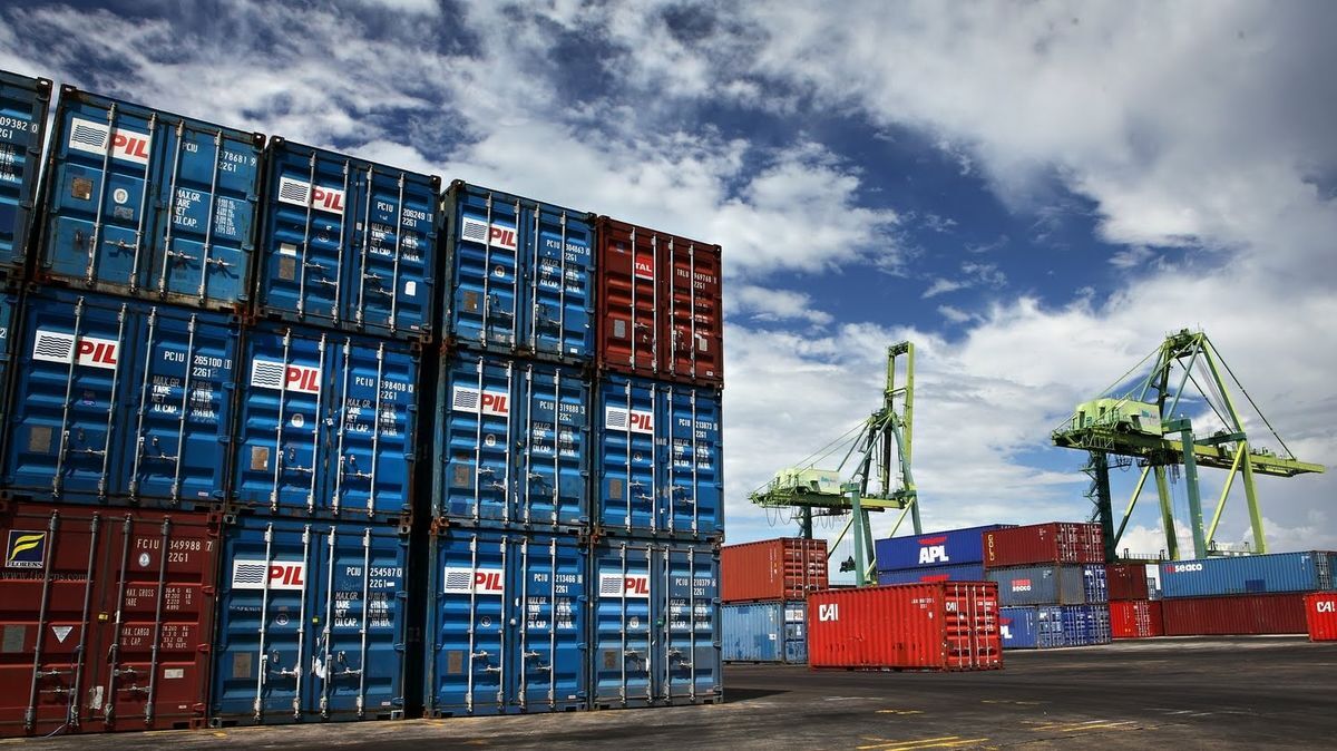 واردات کالاهای اساسی