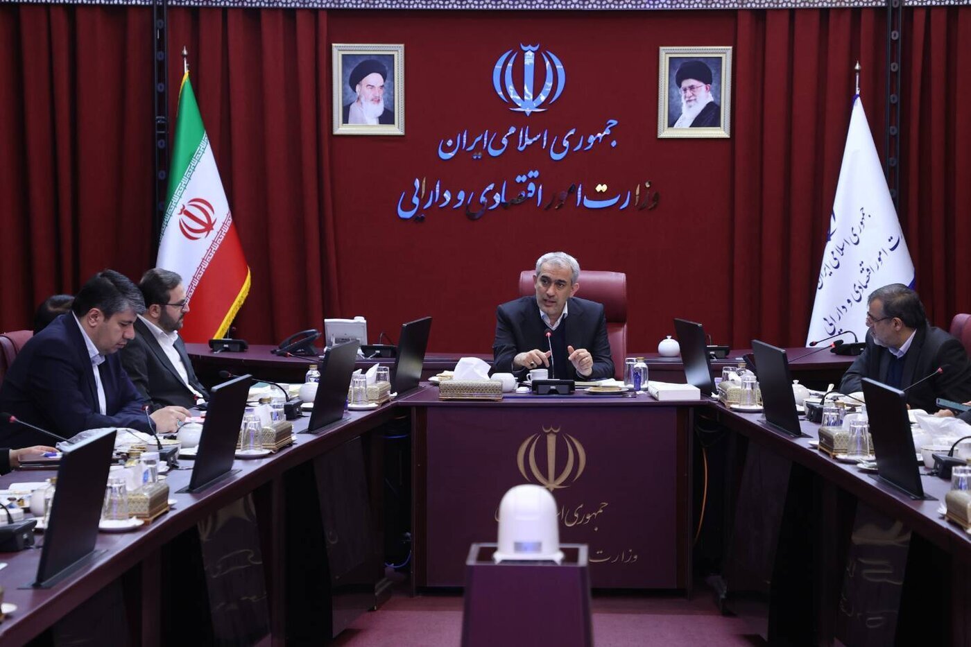 وزیر اقتصاد در شورای هماهنگی مدیران عامل بانک‌ها: اعتبار فراگیر ایرانیان یک حق شهروندی است